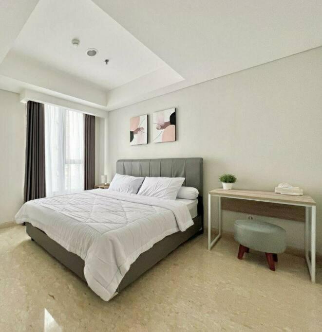 Sunny Seaview 3 Bedroom At Pik Jakarta