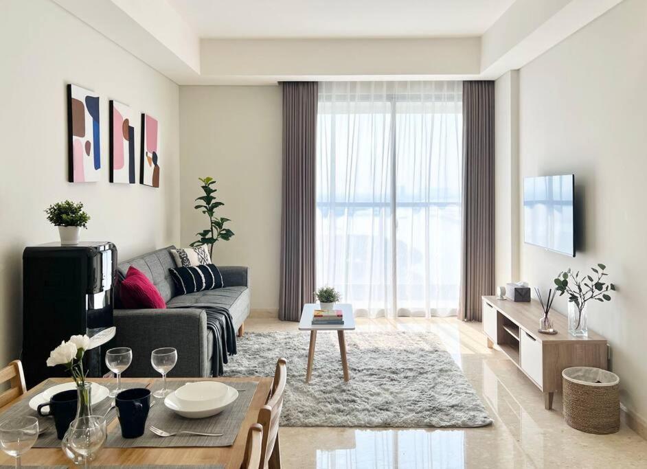 Appartement Sunny Seaview 3 Bedroom At Pik Jakarta