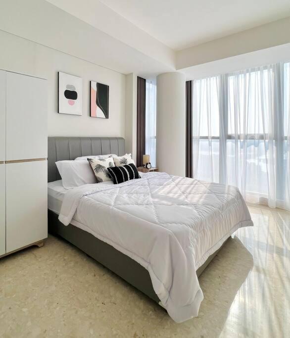 Sunny Seaview 3 Bedroom At Pik Pangsapuri Jakarta